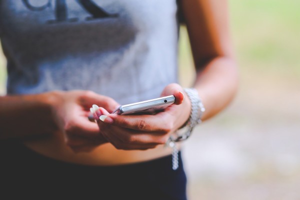 Zašto mobilni telefoni sve manje koriste metalna kućišta?