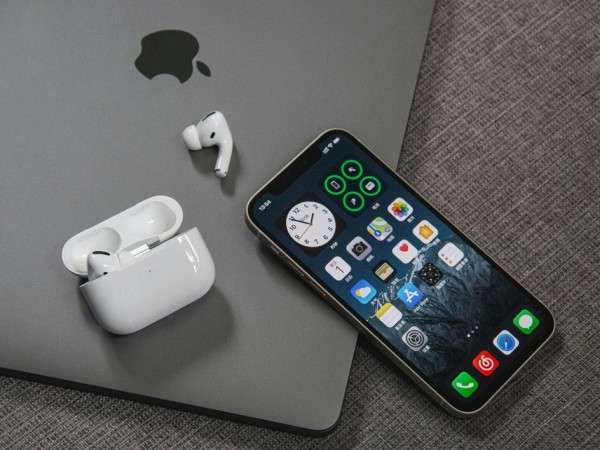 Ako se iPhone neće proizvoditi u SAD-u bit će  nametnute carine